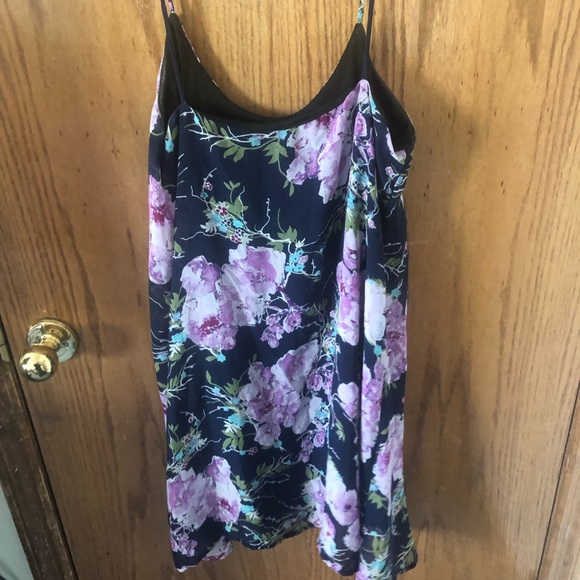 Cute floral dress - Picture 2 of 3